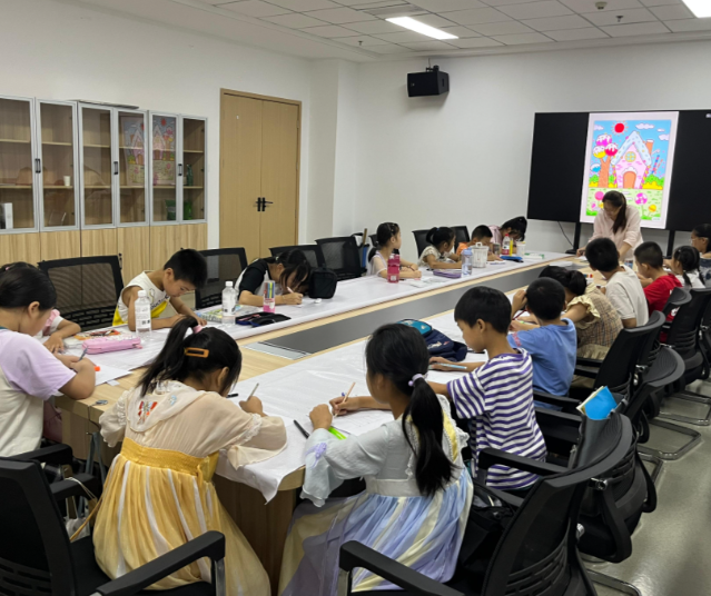 <b>打造这些可感可学的勉励典范引领带动众多受助学子自动投身基层服务</b>